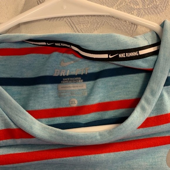 Nike T-shirt - Picture 3 of 3